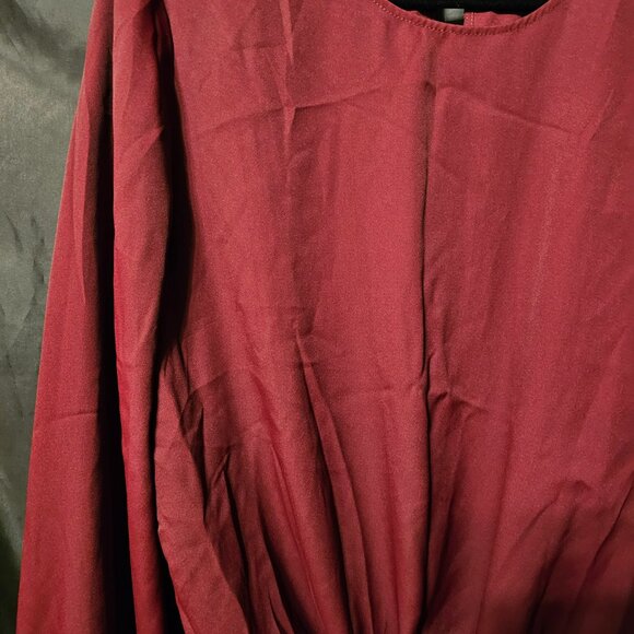 Basic Model beautiful bourdeaux tie front blouse. Size L - Picture 2 of 5
